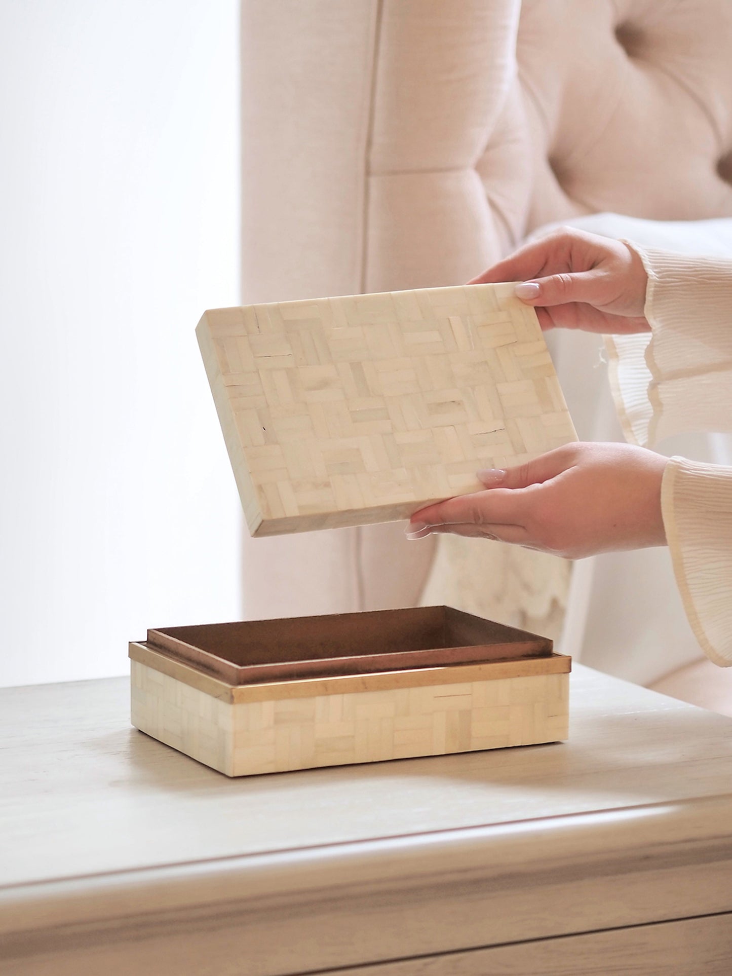 Sandry Bone Box